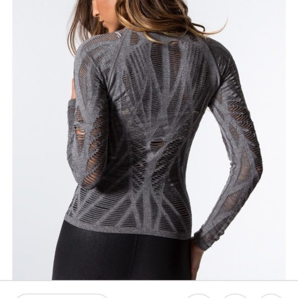 ALO Yoga Wanderer Long Sleeve Seamless Top - Picture 2 of 6